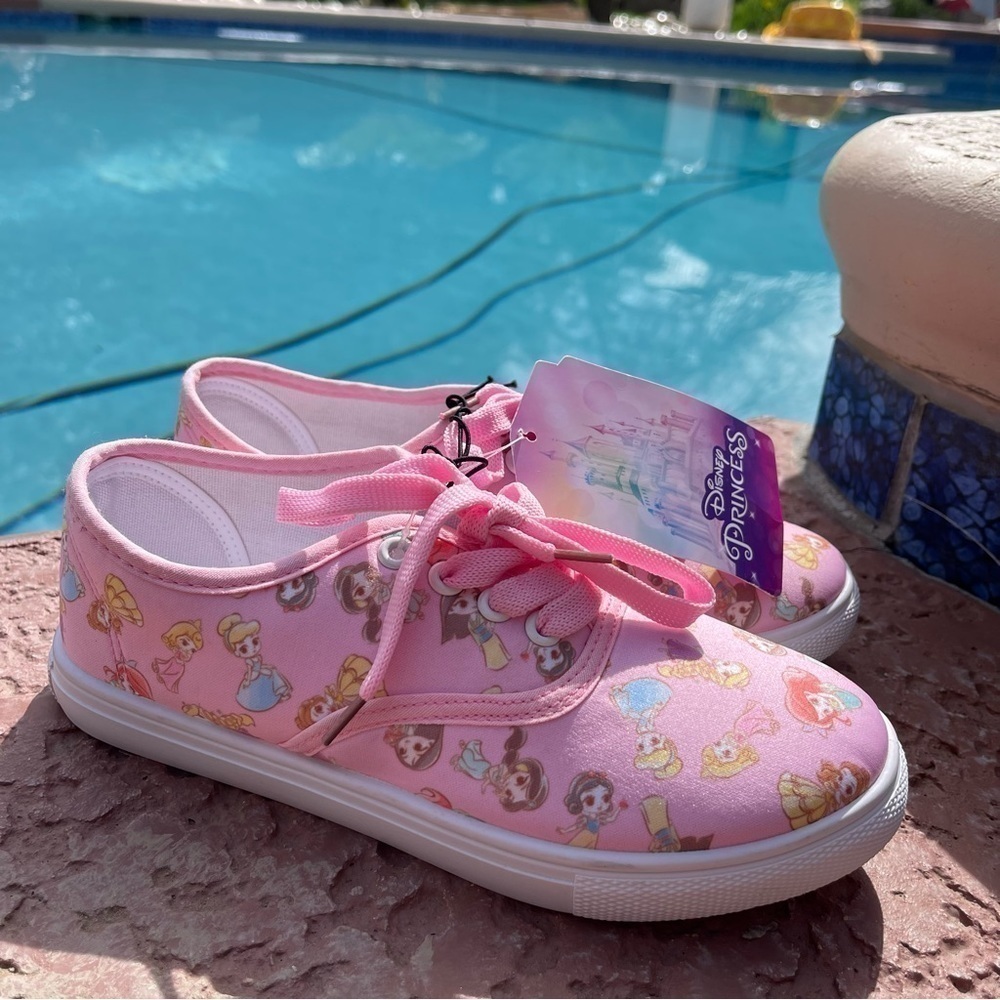 DISNEY PRINCESS CHIBI LACE-UP
SNEAKERS women size 6 new with tags - Picture 2 of 8